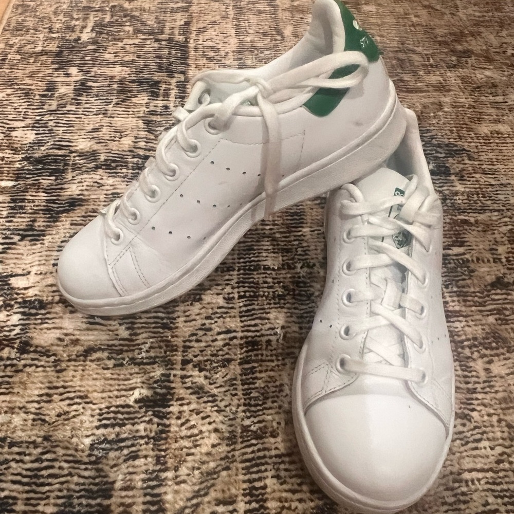 Adidas White and Green Sneakers with Textured Fabric.
Worn once.